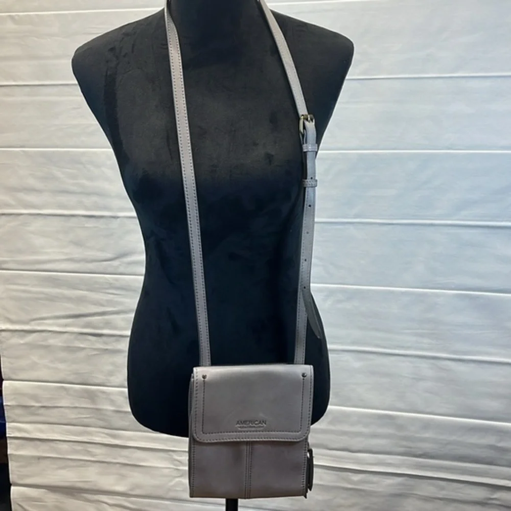 American leather‎ Co. Gray Small Duel Compartment Genuine Leather Crossbody NWOT
